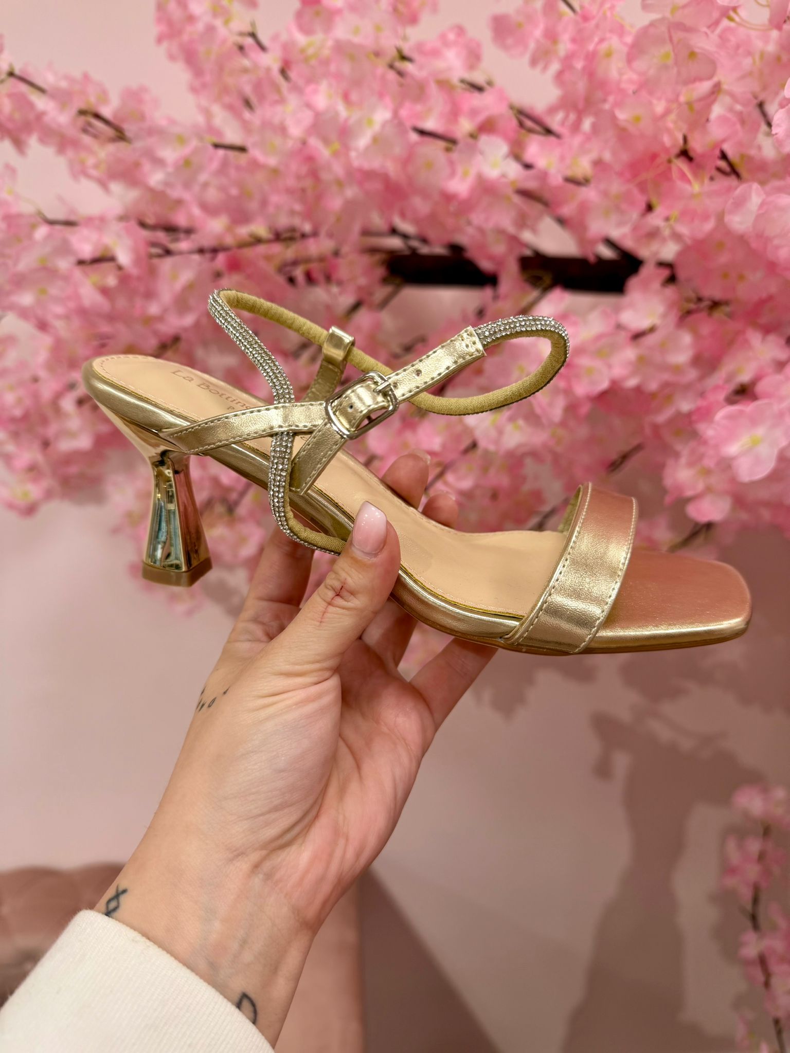 ✨SANDALIA TACÓN DETALLE BRILLOS✨